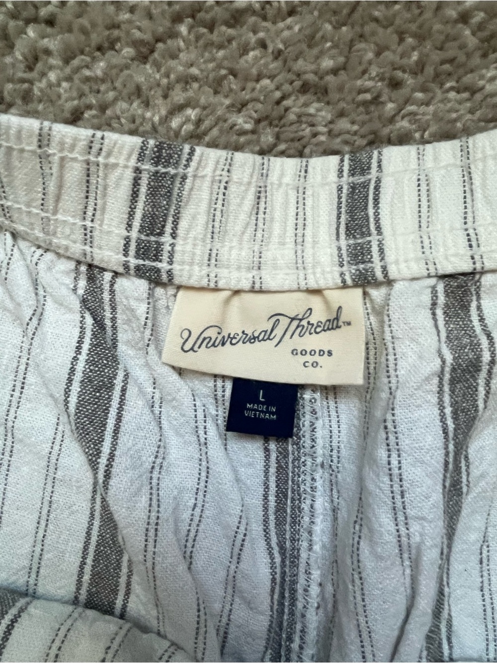 Universal Thread  shorts - Picture 3 of 5